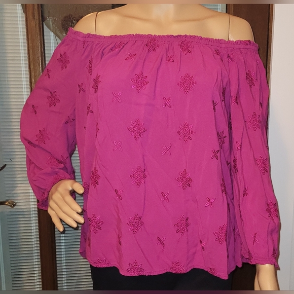 Sunny Taylor Petite Large On/Off the Shoulder Embroidered Blouse - Picture 2 of 7